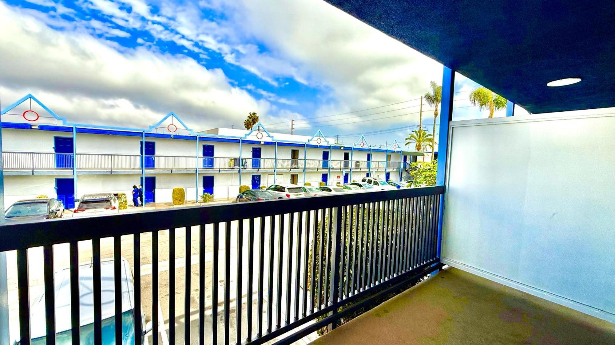 Days Inn by Wyndham Los Angeles LAX/VeniceBch/Marina DelRay Inglewood Exterior foto
